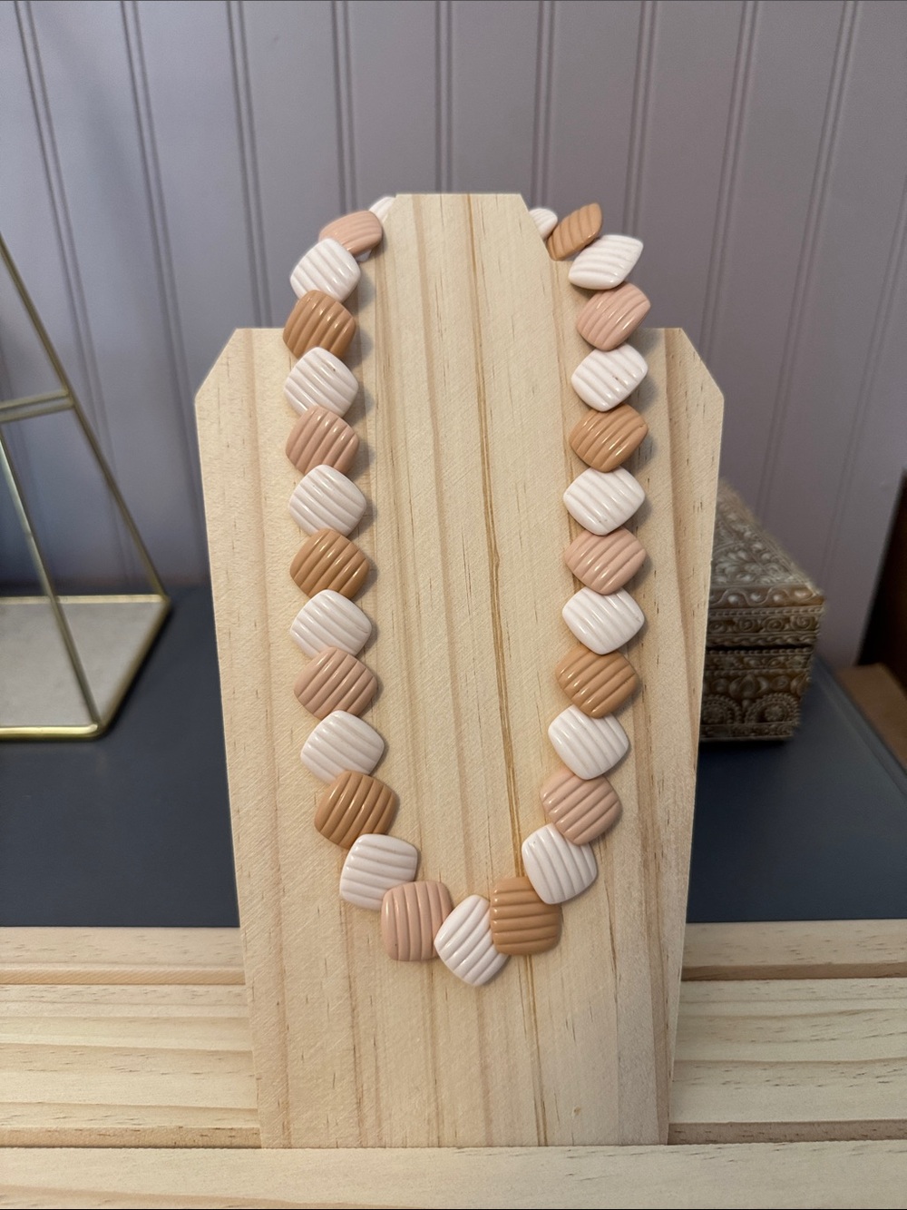 Avon Cream 'Summer Sands' Necklace Backing Card